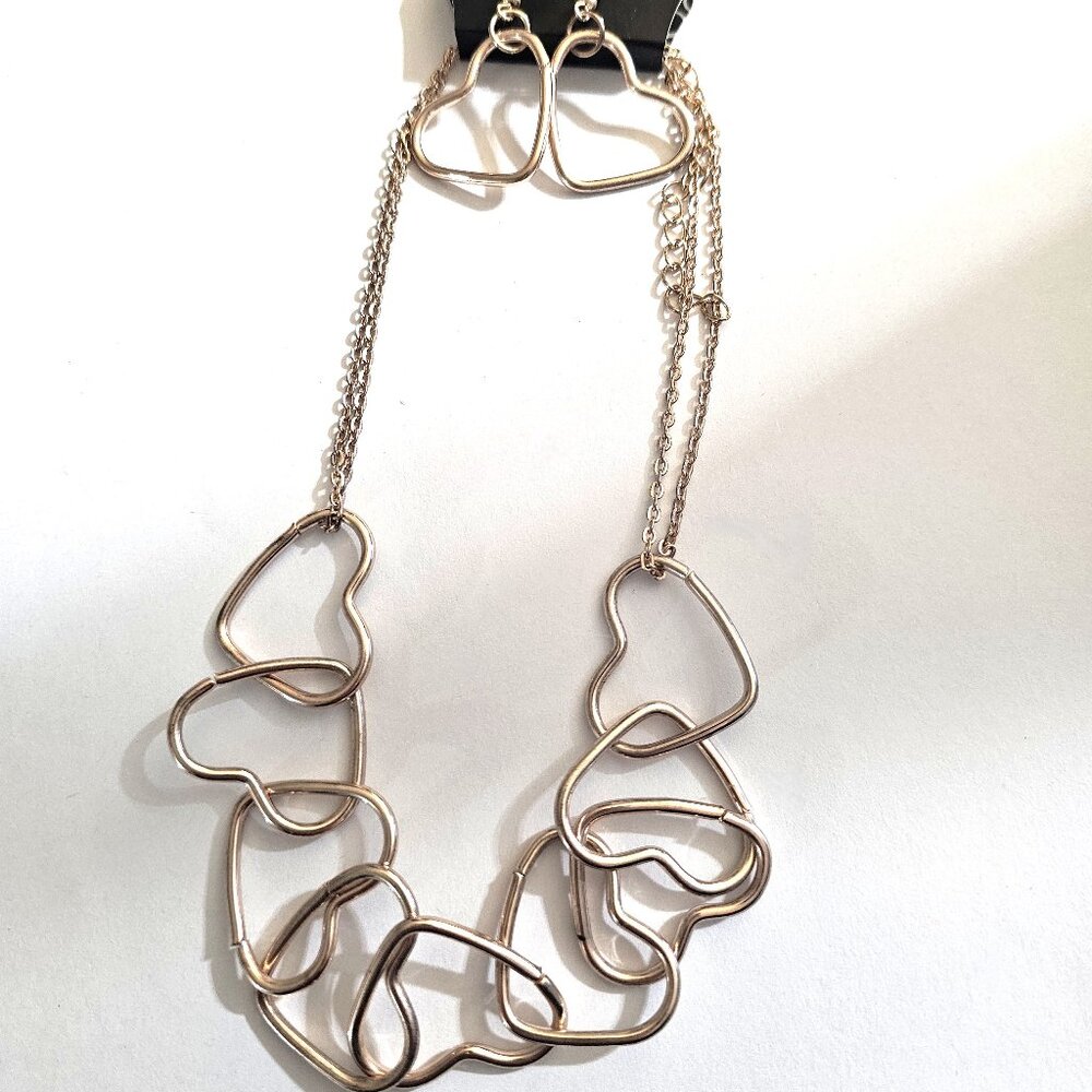 🩷Paparazzi - Heart Chain Faux Gold Necklace & Earing SET